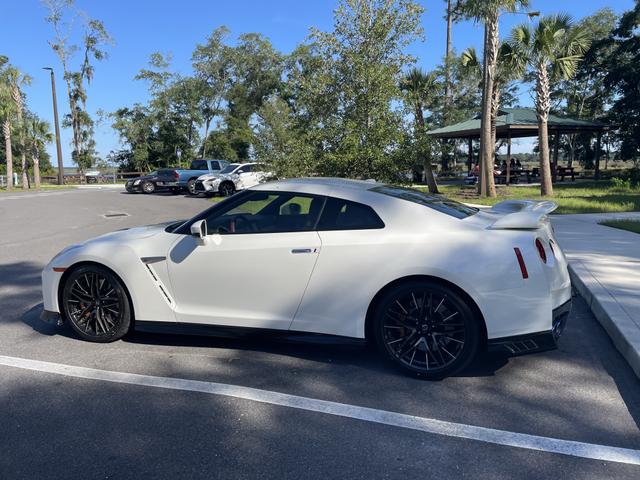 2021 nissan gt-r premium