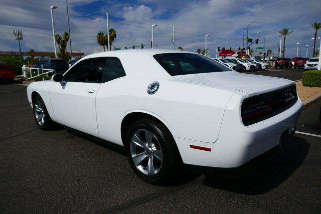 2017 dodge challenger sxt