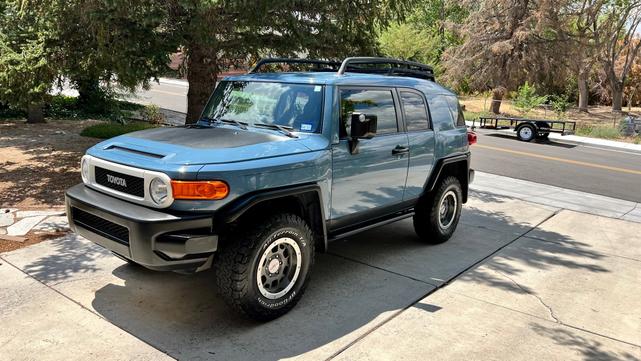 2014 toyota fj cruiser base
