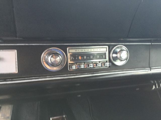 1970 oldsmobile cutlass rallye 350 rebuilt motor, low miles super clean in n out