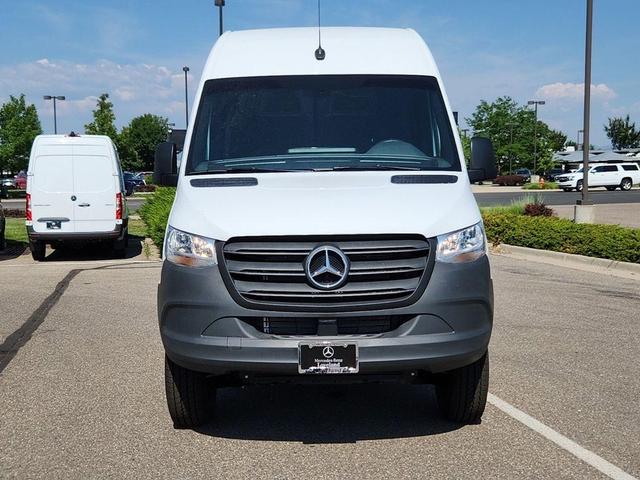 2024 mercedes-benz sprinter 2500 standard roof