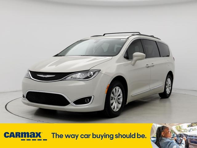 2017 chrysler pacifica touring l