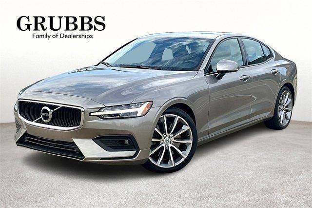 2021 volvo s60 t6 momentum