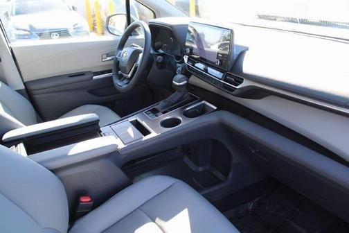 2023 toyota sienna