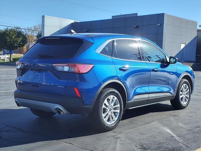 2022 ford escape se