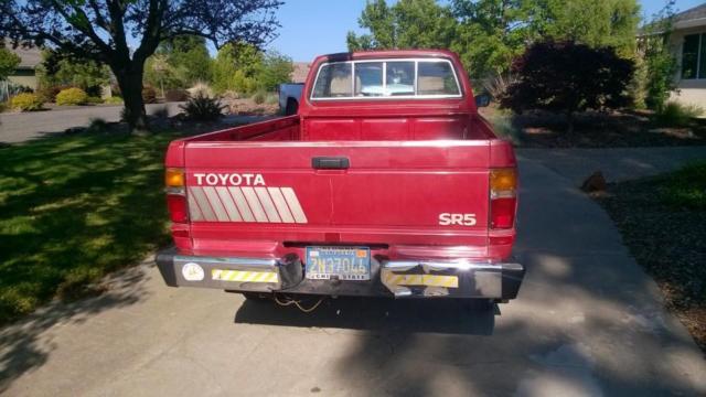 1985 toyota sr5 4x4 std cab, straight axle, air conditioned, manual 5 speed