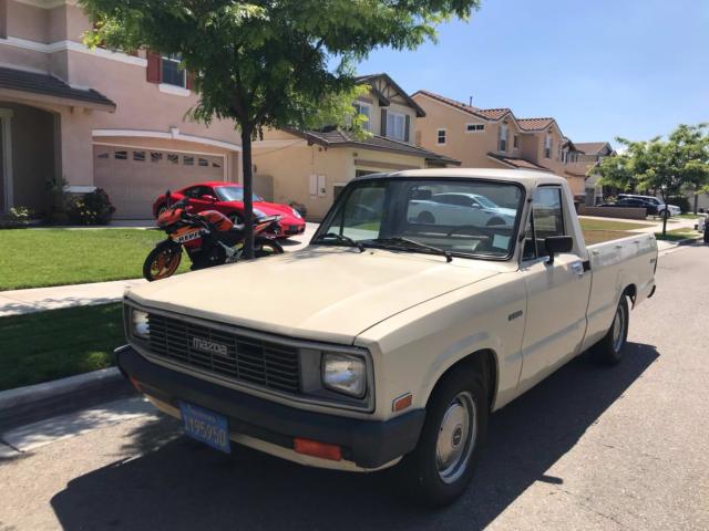 mazda b2000 pickup truck