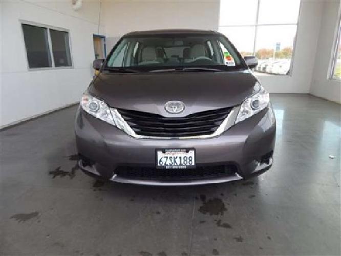 2013 toyota sienna le in fairfield, ca