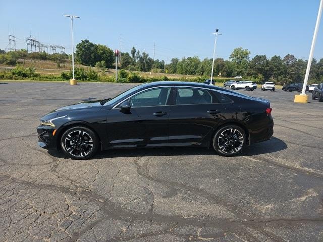 2022 kia k5 gt-line