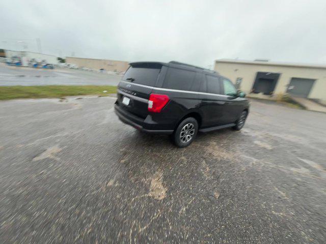 2022 ford expedition xlt
