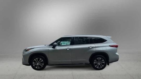 2021 toyota highlander xle