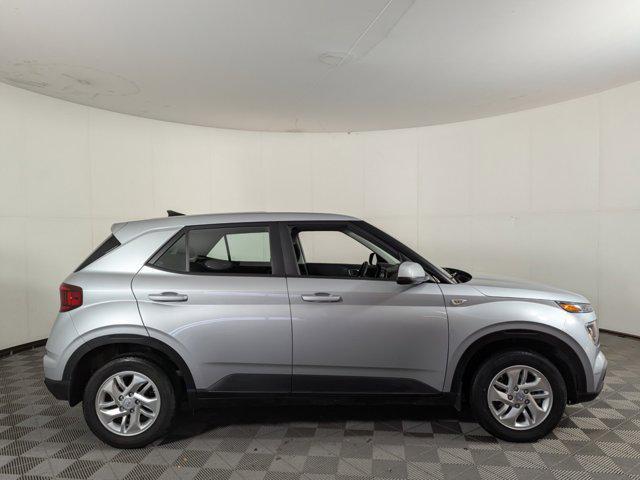 2022 hyundai venue se