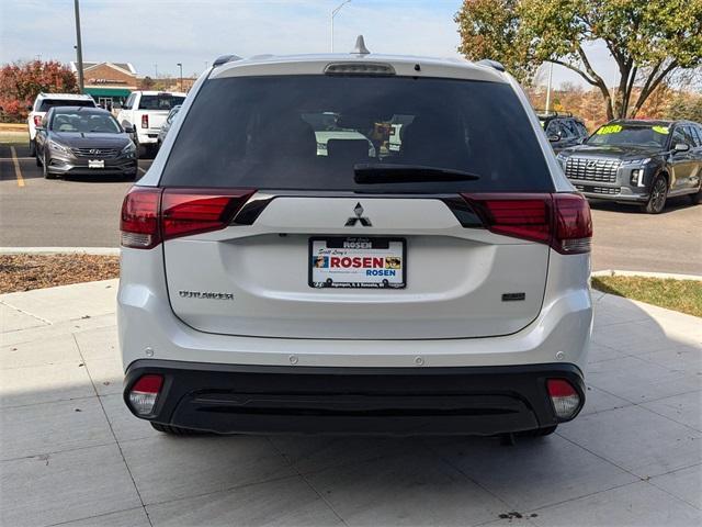 2020 mitsubishi outlander le