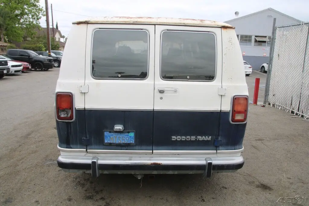 1985 dodge ram van b250 5.2 l v8 no reserve