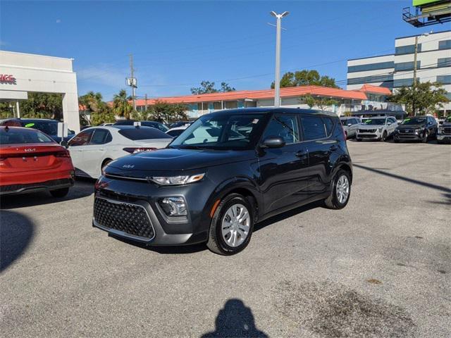 2022 kia soul lx