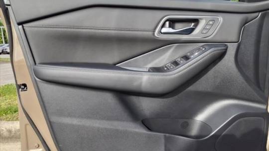 2024 Nissan Rogue platinum