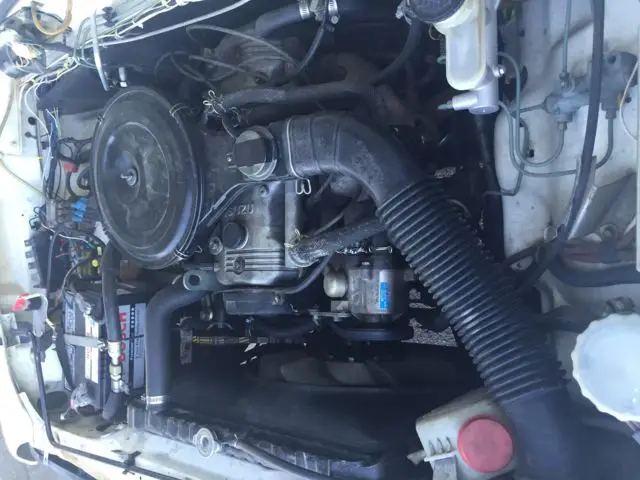 1986 isuzu trooper ii le 4x4 5speed, 4cyl. 2 door. 2.2 engine