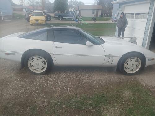 1988 corvette. 35th anniversary edition. runs and drives good. good tires new ba