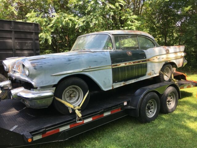 1957 pontiac chieftain 2 dr hardtop