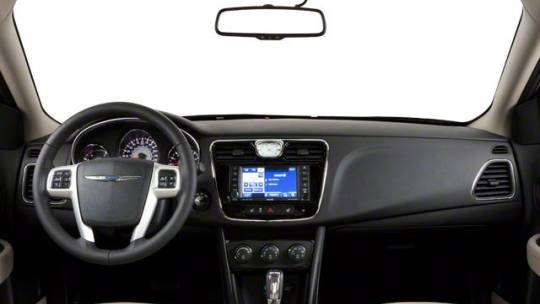 2013 Chrysler 200
