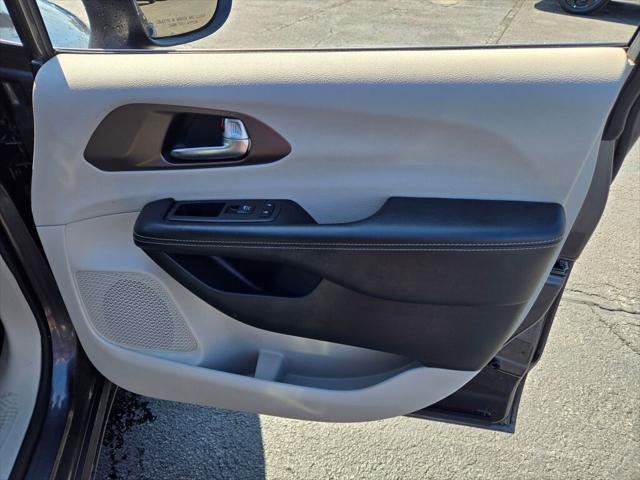 2021 chrysler voyager lxi