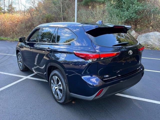 2022 toyota highlander xle