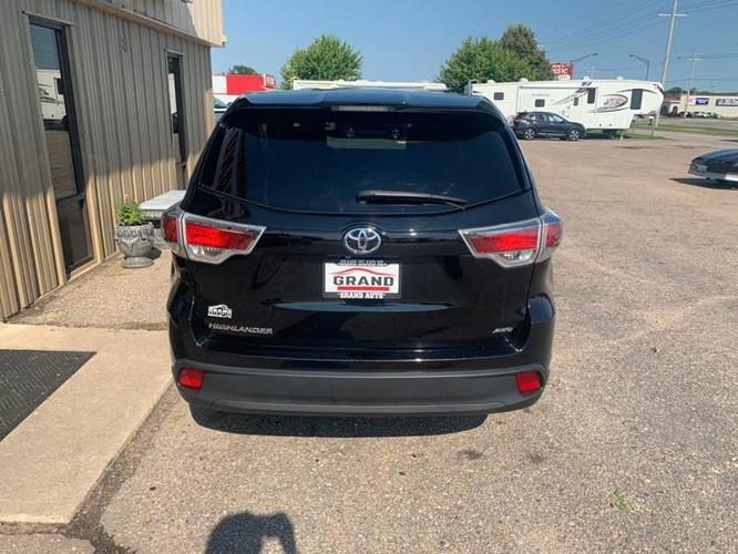 used 2016 toyota highlander awd le v6 grand island, ne 68803 for sale in grand island, nebraska