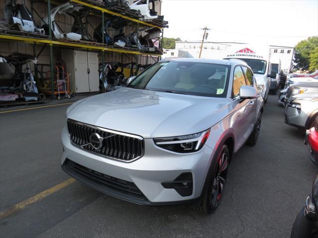 2024 volvo xc40 b5 ultimate bright theme
