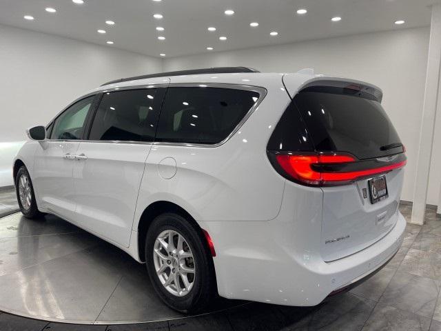 2022 chrysler pacifica touring-l