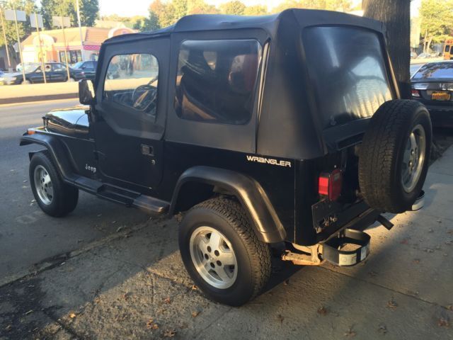 1991 wrangler 2dr base, 152k miles,1 owner, black,6 cylinders,4l, manual