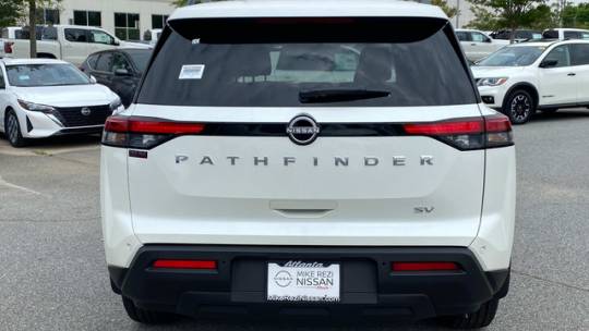 2024 Nissan Pathfinder sv