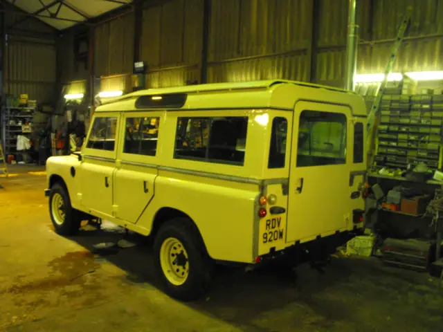 land rover defender series 109 stage one v8 5 door county station wagon 1981