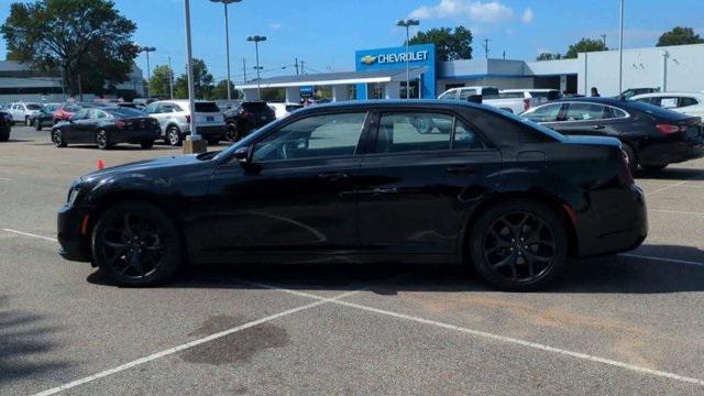 2022 chrysler 300 s