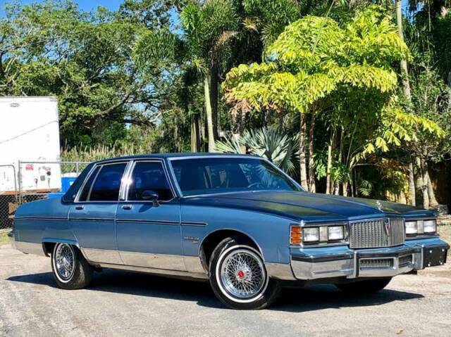 1981 pontiac bonneville brougham 4dr sedan automatic 4-speed rwd v8 5.0l