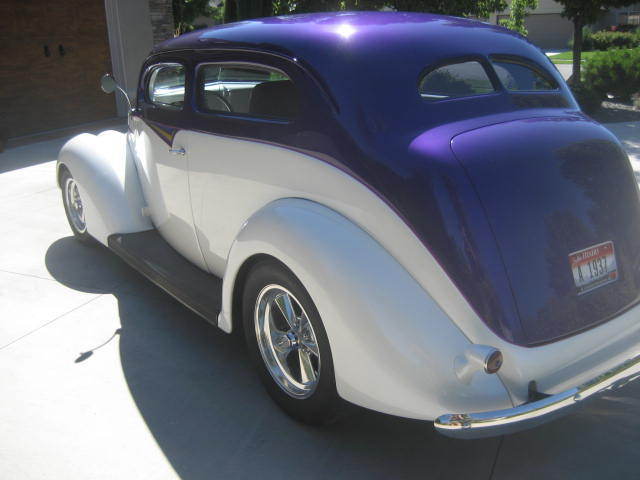 1937 ford deluxe sedan humpback