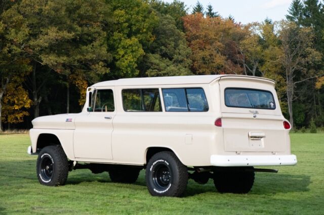 1965 chevy suburban 4x4