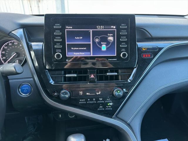 2022 toyota camry se