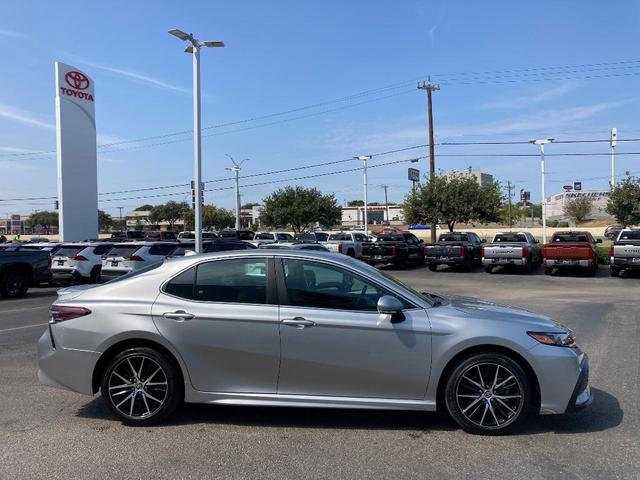 2024 toyota camry se