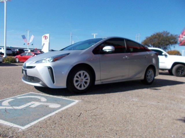 2019 toyota prius le