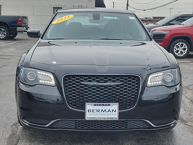 2023 chrysler 300 touring