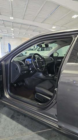 2016 chrysler 300 s
