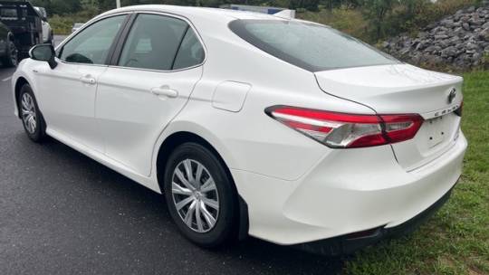 2020 toyota camry hybrid le