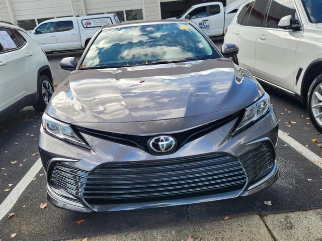 2022 toyota camry le
