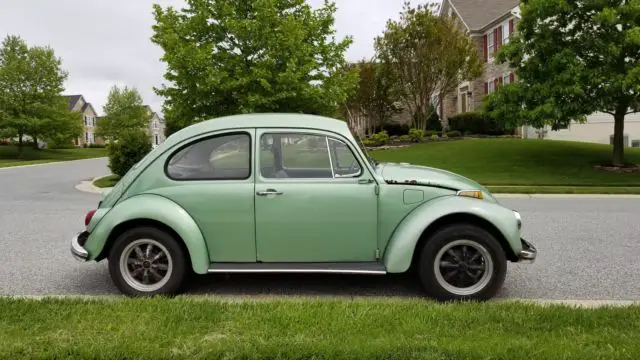 good condition 1970 original 2 door vw teal beetle w/ clean title & runs great!