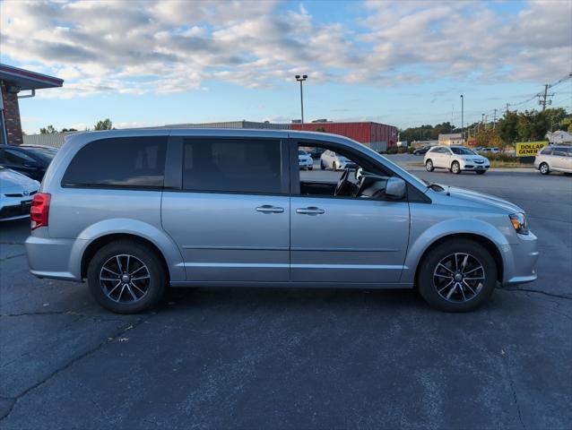2017 dodge grand caravan se