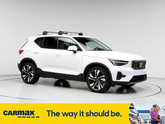 2023 volvo xc40 b5 plus bright theme