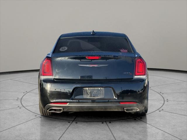 2022 chrysler 300 s
