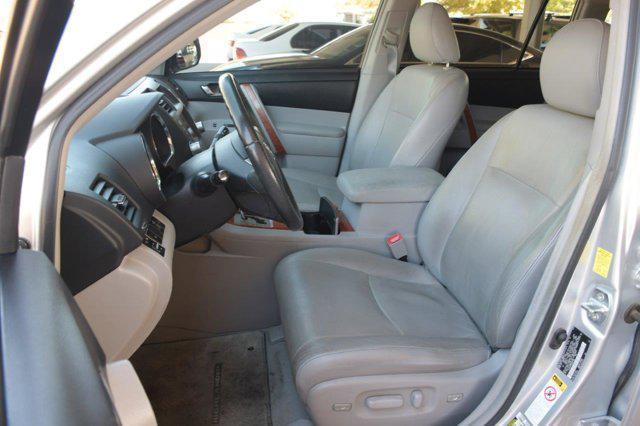 2010 toyota highlander limited