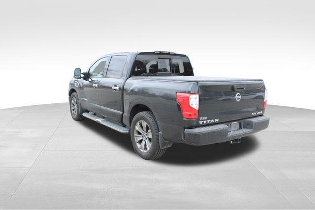 2017 nissan titan sv