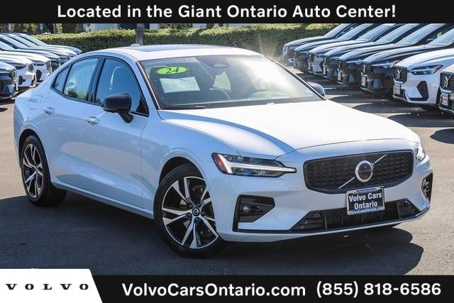 2024 volvo s60 b5 plus dark theme